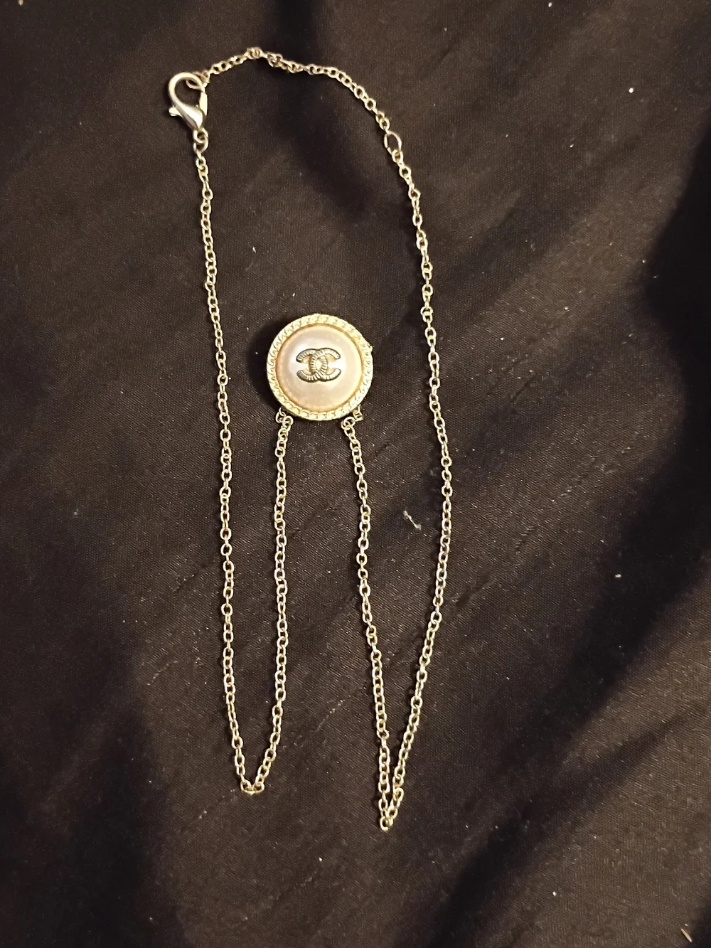 Vintage Chanel Gold Pearl Button Pendant Necklace - Cream/Gold